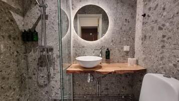 Single Room | Bathroom