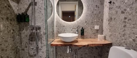 Single Room | Bathroom
