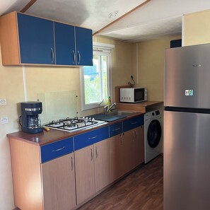 Private kitchen - Mobile home with outdoor barbecue (Sérignan)