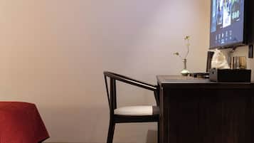 Dobbeltrom – basic, 1 queensize-seng, ikke-røyk, privat bad | Innvendig