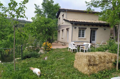 Charming gîte with swimming pool south Ardèche L'Oustal