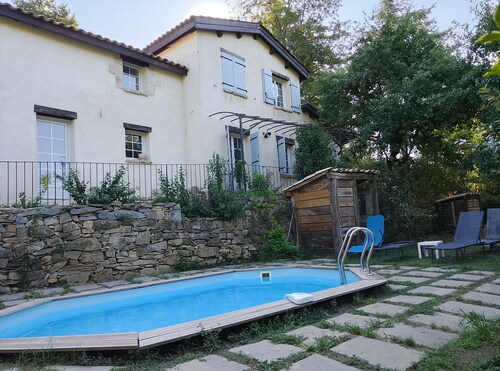 Charming gîte with swimming pool south Ardèche L'Oustal