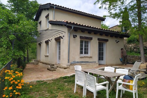 Charming gîte with swimming pool south Ardèche L'Oustal