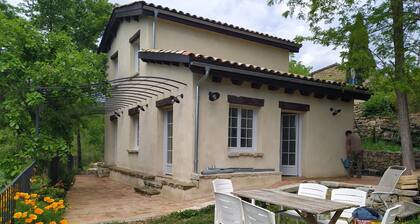 Charming gîte with swimming pool south Ardèche L'Oustal