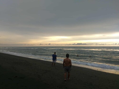 Casa de Renta Beach House in Belison with AC, Wi-Fi & Kitchen Fully Furnished