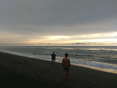 Casa de Renta Beach House in Belison with AC, Wi-Fi & Kitchen Fully Furnished