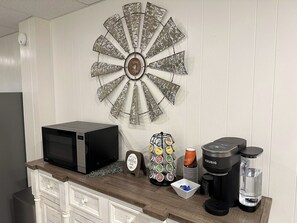 Interior - Sunset Suite - 2 min. from Kitchen Kettle Village! (Ronks)