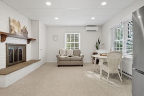 Interior - Sunset Suite - 2 min. from Kitchen Kettle Village! (Ronks)