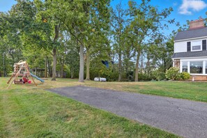 Children’s area - Sunset Suite - 2 min. from Kitchen Kettle Village! (Ronks)