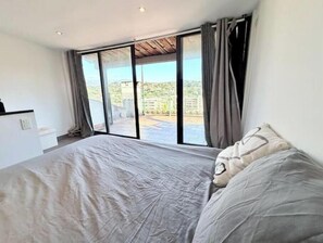 4 bedrooms, iron/ironing board, WiFi, bed sheets - House with pool and jacuzzi in Cagnes-sur-Mer (Cagnes-sur-Mer)