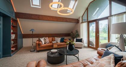 Luxury Golf House near Royal Birkdale (The Open) | Hot Tub | Sleeps 12+