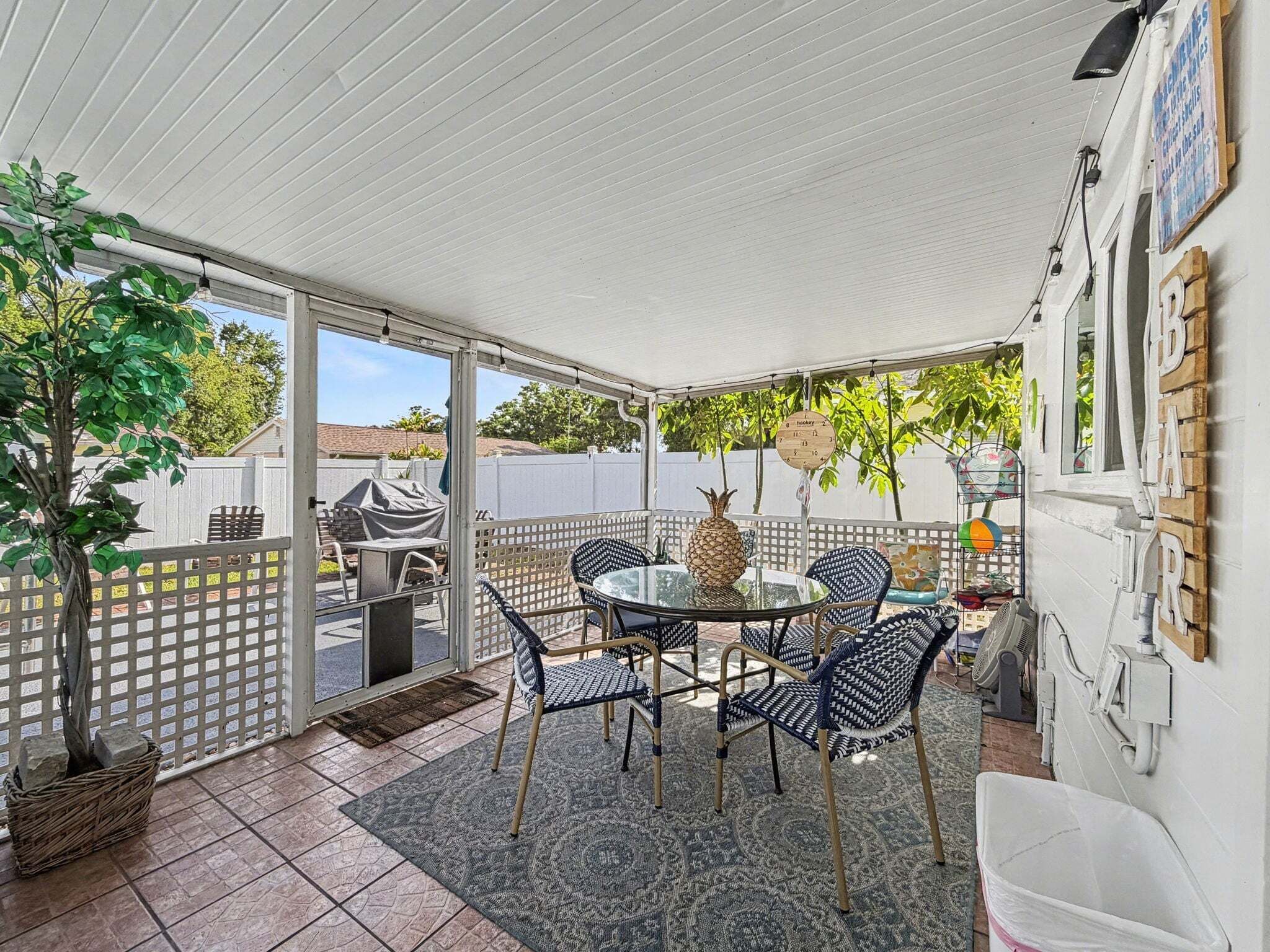 Outdoor dining