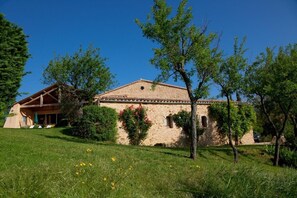 Exterior - Charming Chateau 7-bedroom- 16 people-  with Heated indoor pool & SPA (Bugarach)