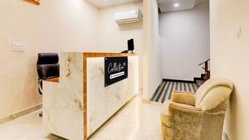 House | Meja sambut tetamu