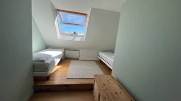 3 bedrooms, iron/ironing board