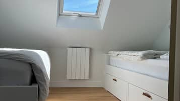 3 bedrooms, iron/ironing board
