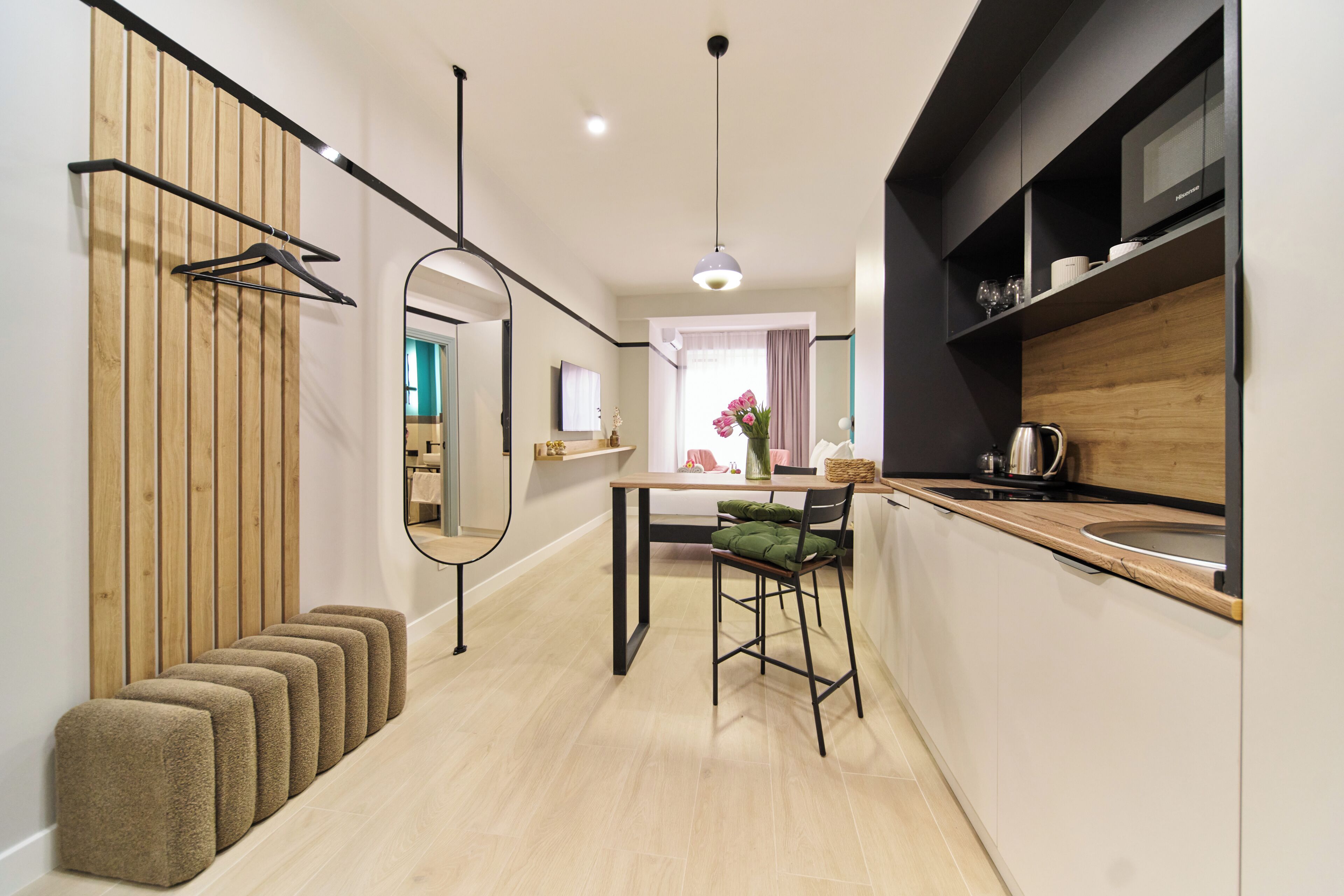 Comfort Studio, 1 Queen Bed, Air conditioning, City View | Private kitchen