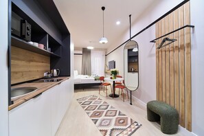 Studiosuite – comfort, 1 queensize-seng, balkong, byutsikt | Oppholdsområde