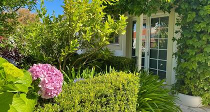 Charming bed & breakfast in excellent location near Caldas da Rainha, Portugal.