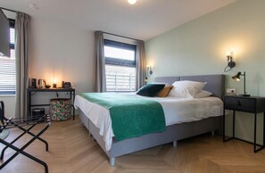 Standard Double Room | Iron/ironing board, free WiFi - Grand Cafe Hotel van der Meer (Dokkum)