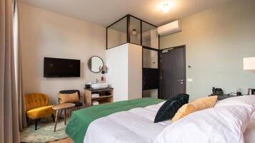 Luxury-Doppelzimmer, Kanalblick | Bügeleisen/Bügelbrett, kostenloses WLAN
