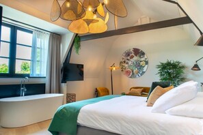 Junior Suite, Canal View | Iron/ironing board, free WiFi - Grand Cafe Hotel van der Meer (Dokkum)