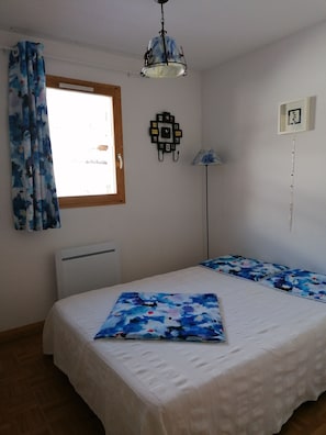 Iron/ironing board - BEAUTIFUL apartment (sleeps 8) very well appointed - residence with indoor swimming pool (Saint-Sorlin-d'Arves)