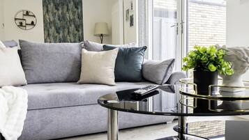 House, 3 Bedrooms, Accessible, Patio | Living room