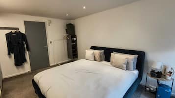 Suite Deluxe | Tabla de planchar con plancha y wifi gratis