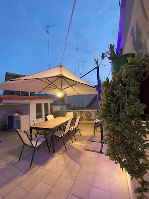 Outdoor dining - La Fitolacca B&B (Lecce)