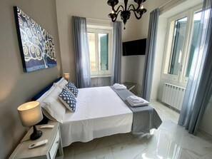 Habitación con 1 cama matrimonial o 2 individuales, vista al patio