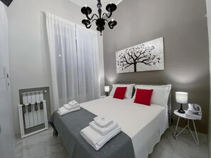 Habitación individual, balcón, vista a la ciudad