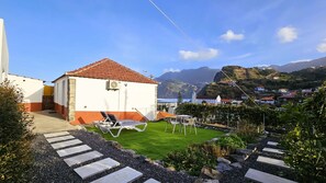 Property grounds - Dino's Sea View (Porto da Cruz)
