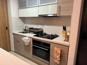 Apartment, 3 Bedrooms, Accessible, Smoking | Interior