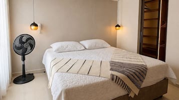 Apartment, 3 Bedrooms, Accessible, Smoking