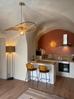 CLAIRETTE Family Suite with terrace, courtyard view | Private kitchen