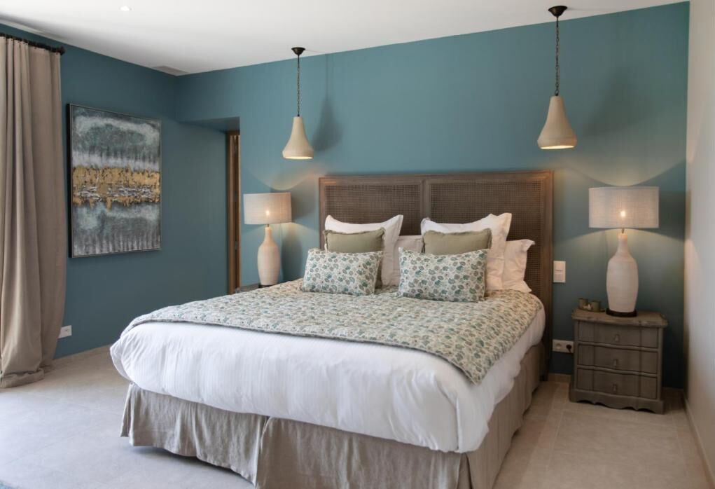 Quarto casal luxo, 1 cama King, vista para o pátio