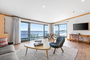 Premium Studio Suite | Egyptian cotton sheets, premium bedding, individually furnished, desk - SA Beach by Stay Awhile Villas (Malibu)