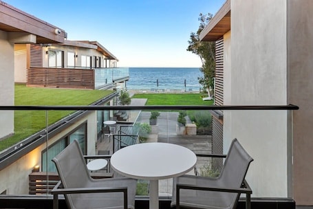 Premium Studio Suite. SA Beach by Stay Awhile Villas