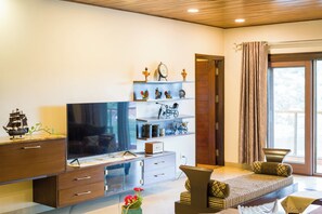 Living area - ELIVAAS Lakeview Manor 5 BHK  (Bhimtal)