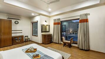 Luxury Villa, Balcony, City View | Free WiFi