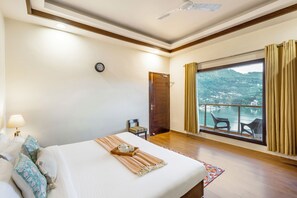 Luxury Villa, Balcony, City View - ELIVAAS Lakeview Manor 5 BHK  (Bhimtal)