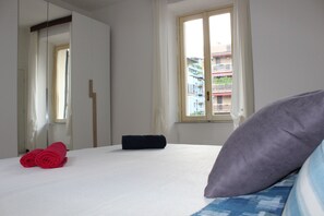 Iron/ironing board, Internet, bed sheets - Angel's apartment 5 minutes waking from como lake (Como)