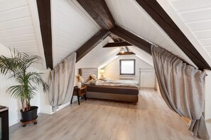 4 bedrooms, WiFi, bed sheets - Schwarzwaldglück – Group Getaway with Balcony & Garden (2 Apartments) (Sankt Blasien)