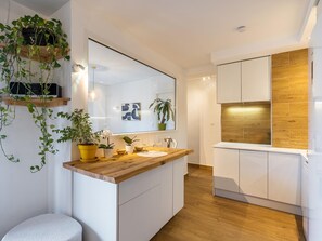 Fridge, microwave, oven, dishwasher - Apartment with mountain views - 8 guests (Granada)