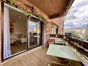 Outdoor dining - Apartment with mountain views - 8 guests (Granada)