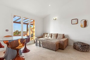 TV, ping pong - Exceptional house with sea view and pool (Roquebrune-sur-Argens)
