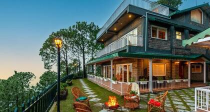 ELIVAAS Fleur De Lis 4 BHK Villa