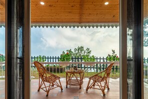 Luxury Villa, Lake View | Interior - ELIVAAS Fleur De Lis 4 BHK Villa (Kasauli)
