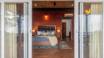 Luxury Villa, Lake View | Desk, free WiFi